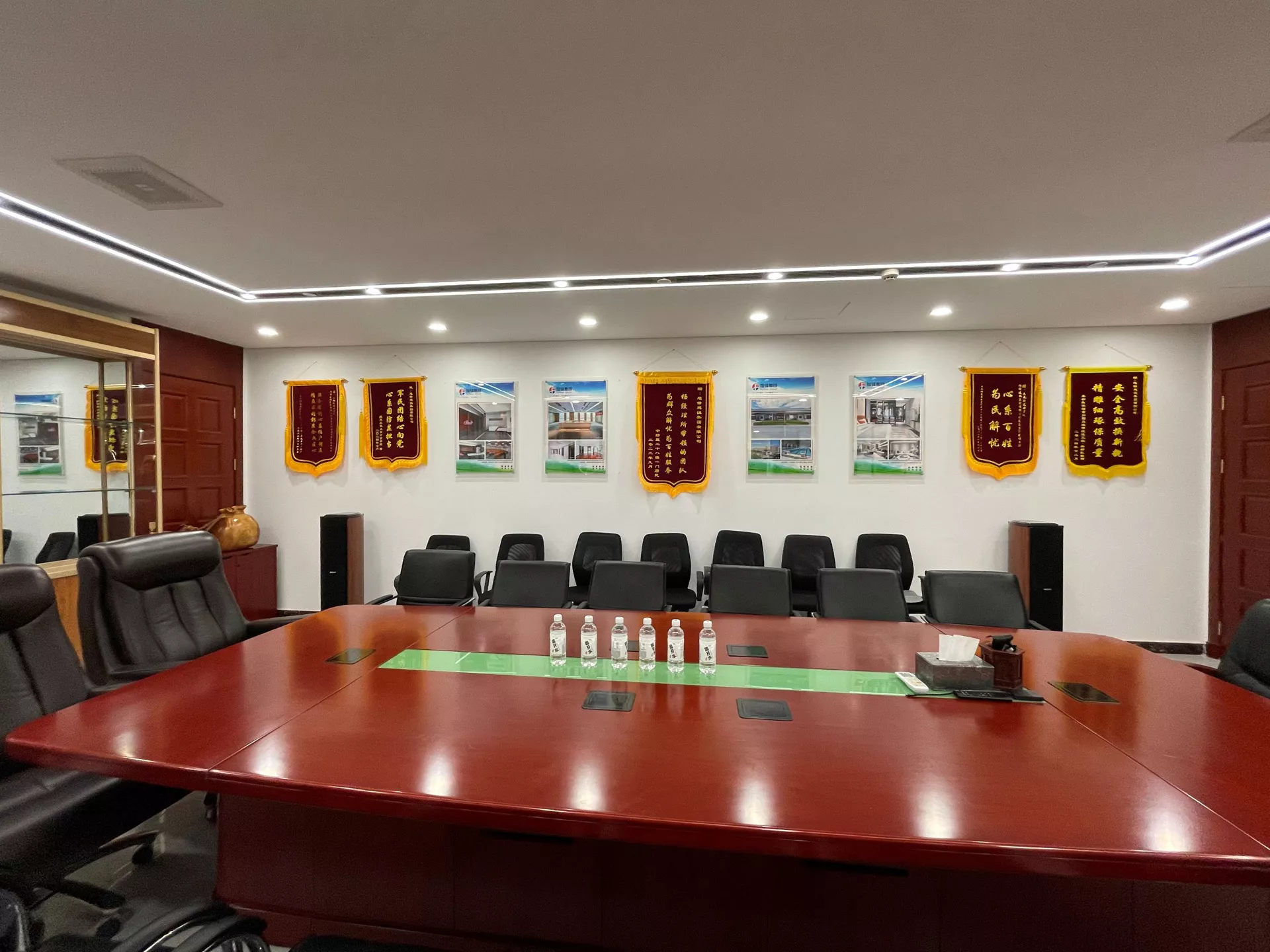 旭锋建设集团有限公司前台大厅2