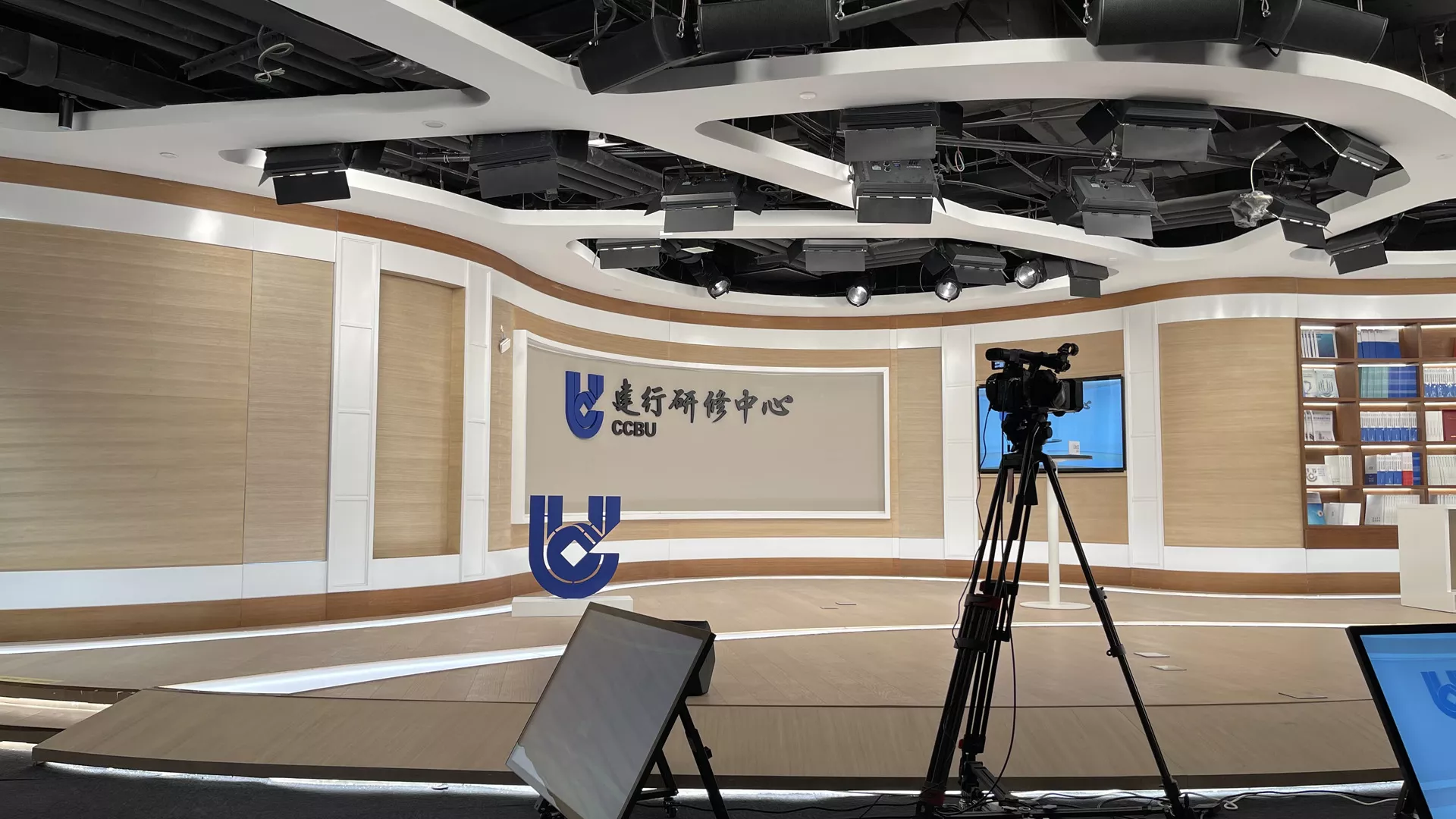 中海建行大学-锦什坊街35号大厦2层、3层及8层北部工程